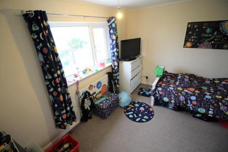 3 bedroom Detached house to let in Summerwood Lane, Clifton, Nottingham, NG11