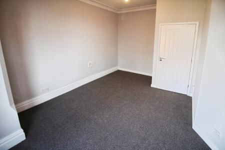 2 bedroom Flat to let in Musters Road, West Bridgford, NG2