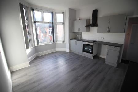 2 bedroom Flat to let in Musters Road, West Bridgford, NG2