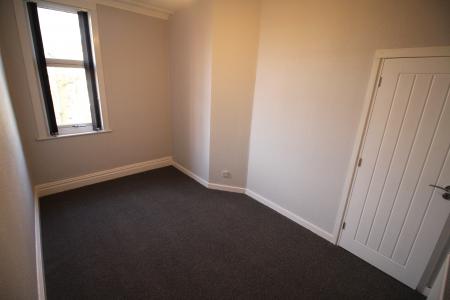 2 bedroom Flat to let in Musters Road, West Bridgford, NG2