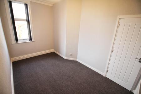 2 bedroom Flat to let in Musters Road, West Bridgford, NG2