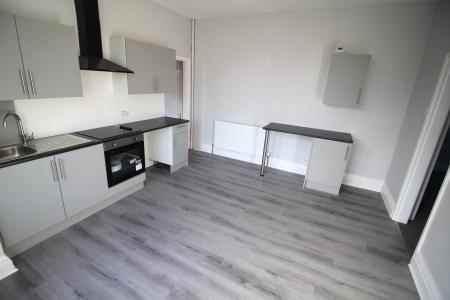 2 bedroom Flat to let in Musters Road, West Bridgford, NG2
