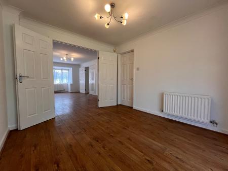 4 bedroom Detached house to let in Melton Gardens, Edwalton, Nottingham, NG12