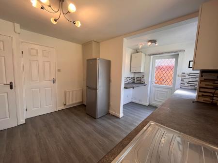 4 bedroom Detached house to let in Melton Gardens, Edwalton, Nottingham, NG12