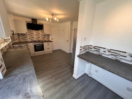 4 bedroom Detached house to let in Melton Gardens, Edwalton, Nottingham, NG12