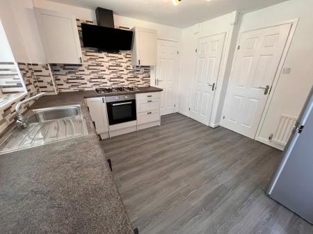 4 bedroom Detached house to let in Melton Gardens, Edwalton, Nottingham, NG12