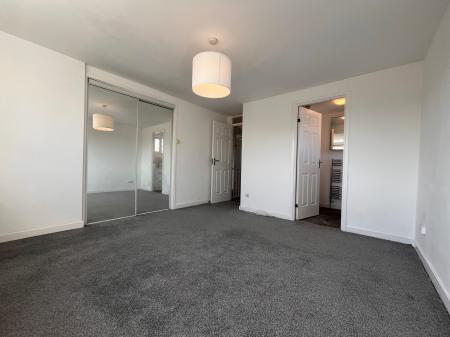 4 bedroom Detached house to let in Melton Gardens, Edwalton, Nottingham, NG12