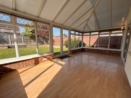 4 bedroom Detached house to let in Melton Gardens, Edwalton, Nottingham, NG12
