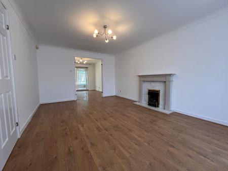 4 bedroom Detached house to let in Melton Gardens, Edwalton, Nottingham, NG12