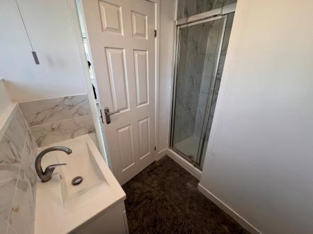 4 bedroom Detached house to let in Melton Gardens, Edwalton, Nottingham, NG12