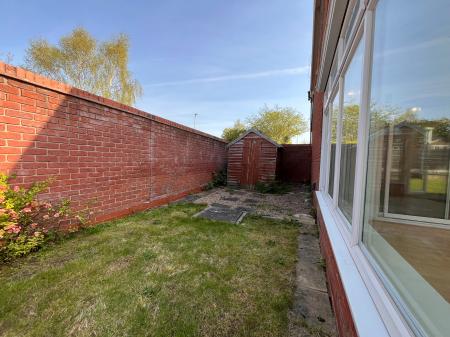 4 bedroom Detached house to let in Melton Gardens, Edwalton, Nottingham, NG12