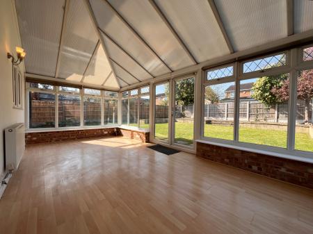 4 bedroom Detached house to let in Melton Gardens, Edwalton, Nottingham, NG12