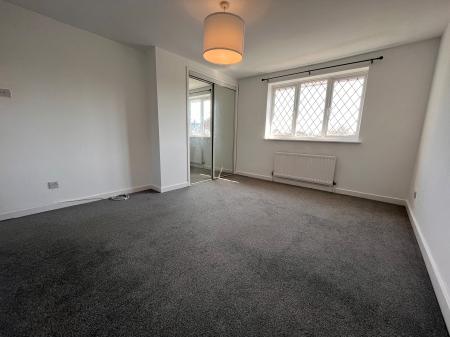 4 bedroom Detached house to let in Melton Gardens, Edwalton, Nottingham, NG12