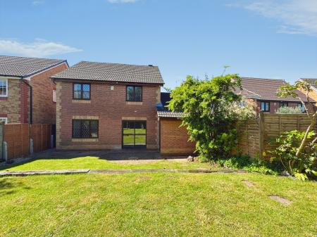 4 bedroom Detached house to let in Bowscale Close, Gamston, Nottingham, NG2