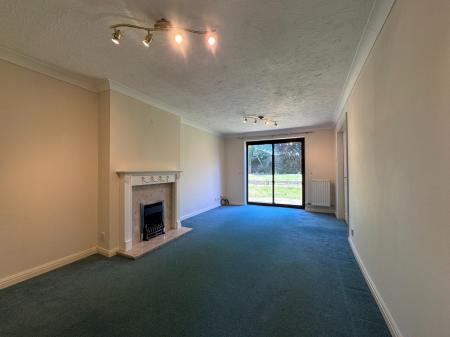4 bedroom Detached house to let in Bowscale Close, Gamston, Nottingham, NG2