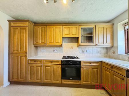 4 bedroom Detached house to let in Bowscale Close, Gamston, Nottingham, NG2