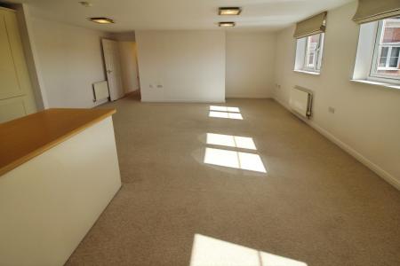2 bedroom Flat to let in Radcliffe Road, West Bridgford, NG2