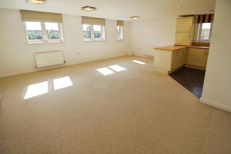 2 bedroom Flat to let in Radcliffe Road, West Bridgford, NG2