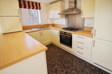2 bedroom Flat to let in Radcliffe Road, West Bridgford, NG2