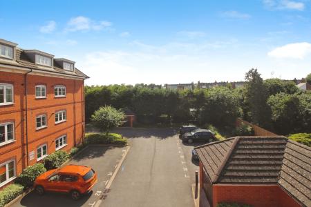 2 bedroom Flat to let in Radcliffe Road, West Bridgford, NG2