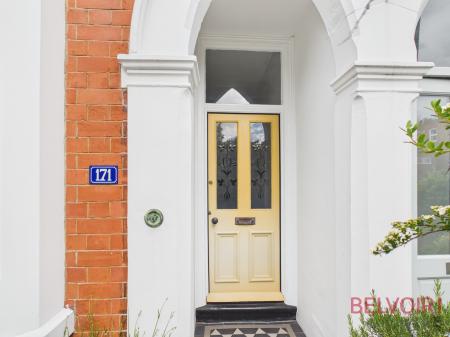 4 bedroom Semi-detached house for sale in Trent Boulevard, Lady Bay, West Bridgford, NG2