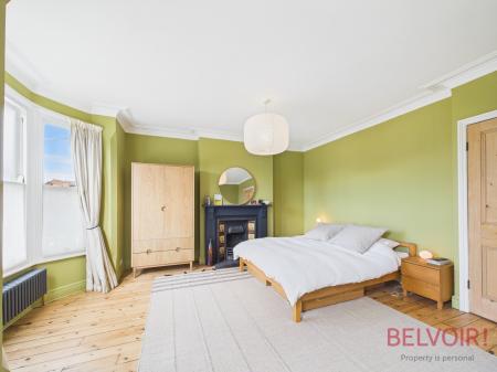 4 bedroom Semi-detached house for sale in Trent Boulevard, Lady Bay, West Bridgford, NG2