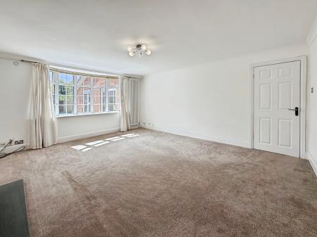5 bedroom Detached house to let in Leahurst Road, West Bridgford, NG2