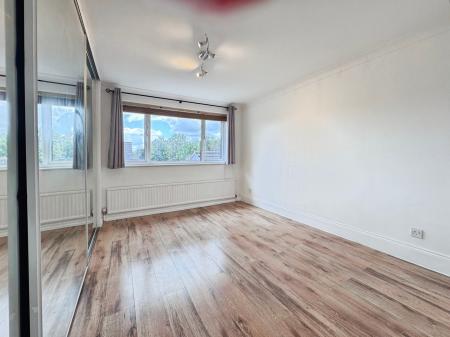 5 bedroom Detached house to let in Leahurst Road, West Bridgford, NG2