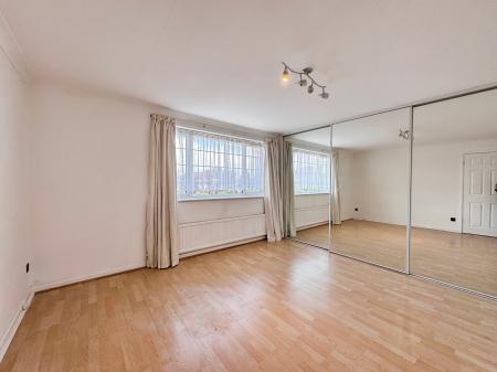 5 bedroom Detached house to let in Leahurst Road, West Bridgford, NG2