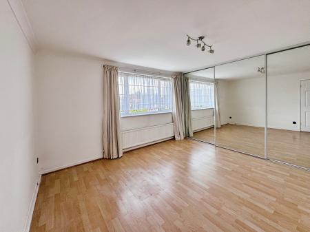 5 bedroom Detached house to let in Leahurst Road, West Bridgford, NG2