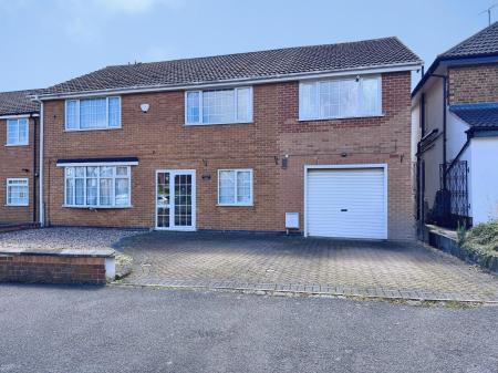5 bedroom Detached house to let in Leahurst Road, West Bridgford, NG2