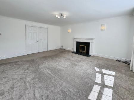5 bedroom Detached house to let in Leahurst Road, West Bridgford, NG2