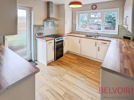 2 bedroom Detached bungalow for sale in Newstead Avenue, Radcliffe-On-Trent, NG12
