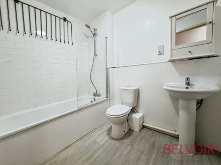 2 bedroom Flat to let in Derby Road, Nottingham, NG7