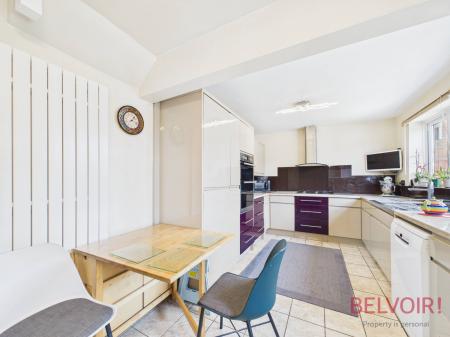 4 bedroom Detached house for sale in Linksfield Court, West Bridgford, NG2