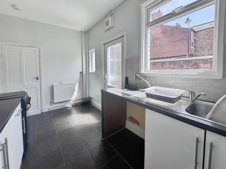 3 bedroom Terraced House to let in Glapton Road, Embankment, Nottingham, NG2