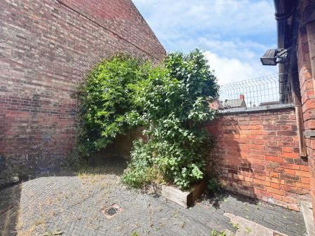 3 bedroom Terraced House to let in Glapton Road, Embankment, Nottingham, NG2