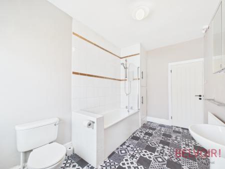 2 bedroom Terraced House for sale in Eckington Terrace, Nottingham, NG2