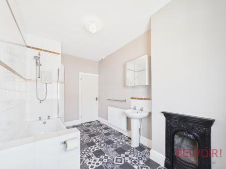 2 bedroom Terraced House for sale in Eckington Terrace, Nottingham, NG2