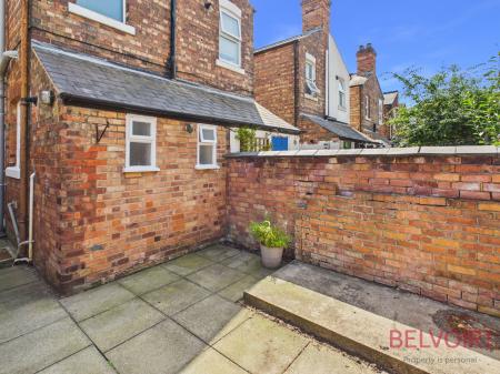 2 bedroom Terraced House for sale in Eckington Terrace, Nottingham, NG2