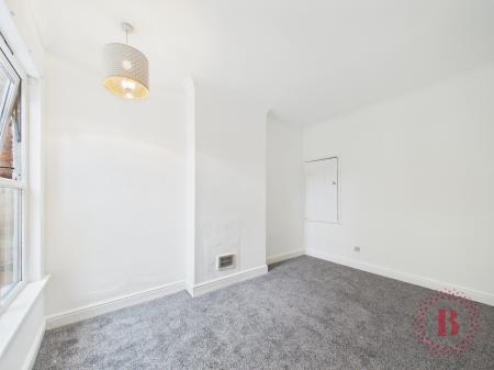 2 bedroom Terraced House for sale in Highfield Grove, West Bridgford, NG2