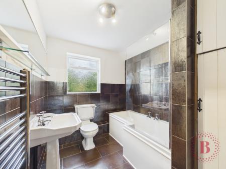 2 bedroom Terraced House for sale in Highfield Grove, West Bridgford, NG2