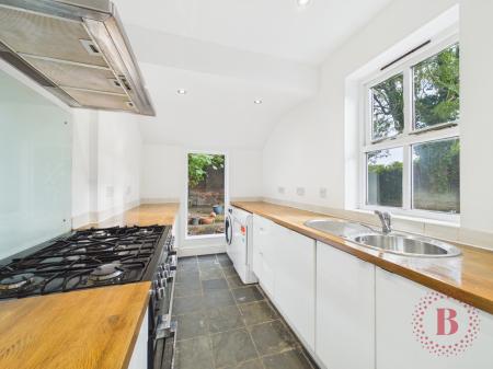 2 bedroom Terraced House for sale in Highfield Grove, West Bridgford, NG2