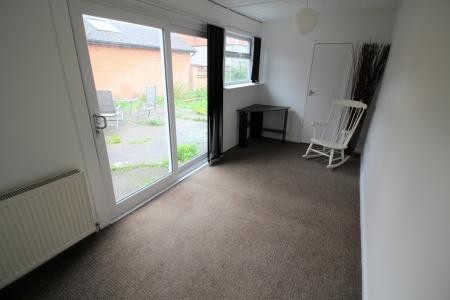 2 bedroom Flat to let in Musters Road, West Bridgford, NG2