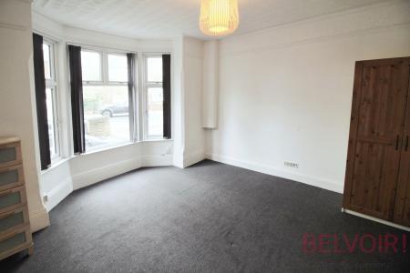 2 bedroom Flat to let in Musters Road, West Bridgford, NG2