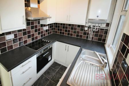 2 bedroom Flat to let in Musters Road, West Bridgford, NG2