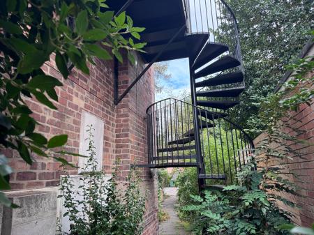 3 bedroom Apartment to let in Henry Mews, West Bridgford, NG2