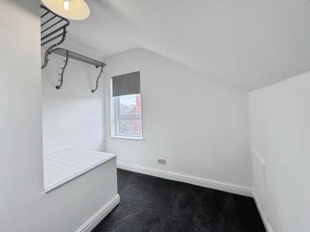 3 bedroom Apartment to let in Flat 6