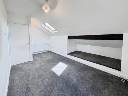 3 bedroom Apartment to let in Flat 6