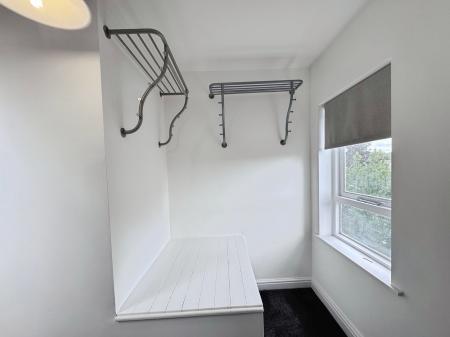 3 bedroom Apartment to let in Flat 6